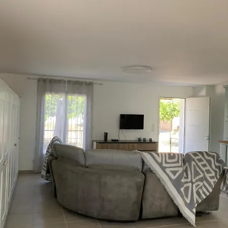 Holiday home Maison Lozari - 3 - 6 Personnes *